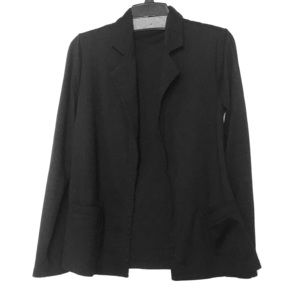 Black long sleeve blazer.